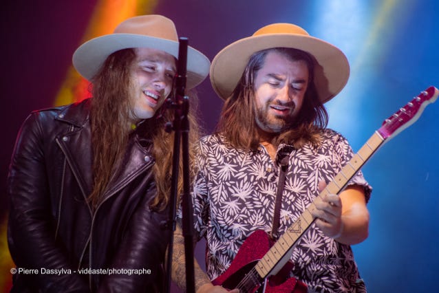 photo, photographie, artiste, spectacle,artistphtoto.ca, vidéo, scène, Travis Cormier, chanteur
