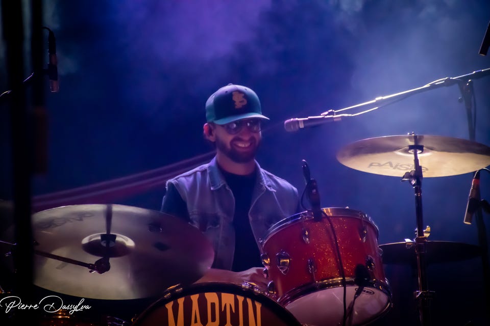photo, photographie, artiste, spectacle,artiscène, Martin Deschamps, été 2023, Breen Leboeuf,  chanteur, groupe, musiciens, artistphtoto.ca, vidéo,