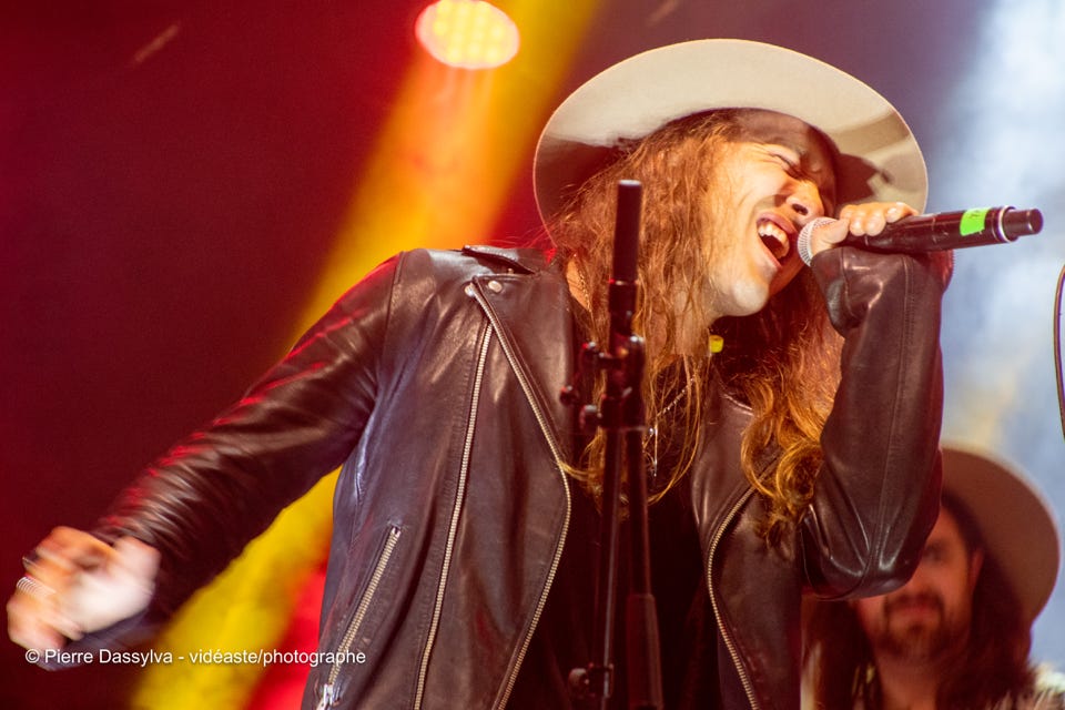 photo, photographie, artiste, spectacle,artistphtoto.ca, vidéo, scène, Travis Cormier, chanteur