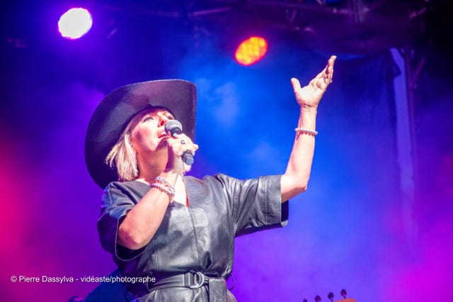 photo, photographie, artiste, spectacle,artistphtoto.ca, vidéo, scène, Guylaine Tanguay, chanteur