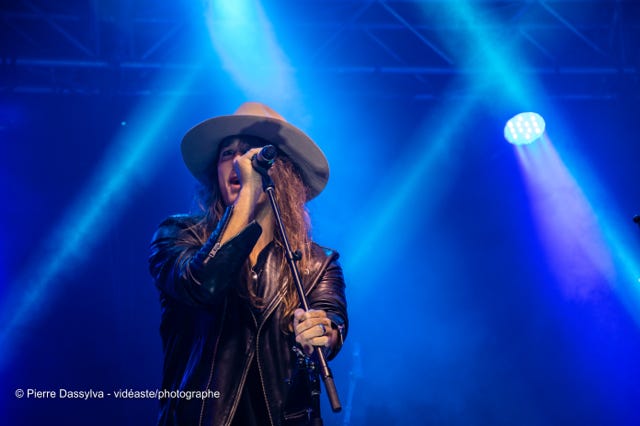 photo, photographie, artiste, spectacle,artistphtoto.ca, vidéo, scène, Travis Cormier, chanteur