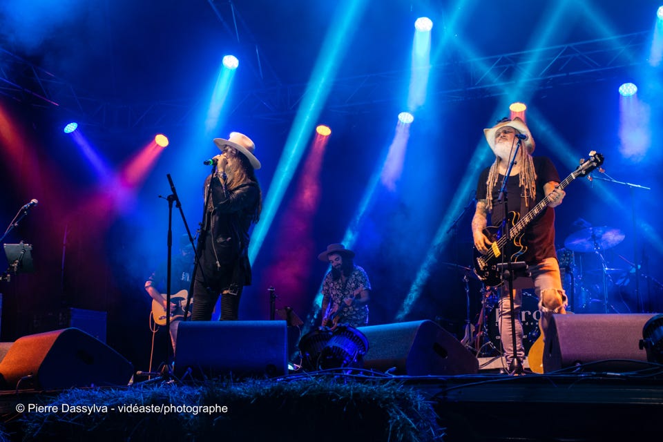 photo, photographie, artiste, spectacle,artistphtoto.ca, vidéo, scène, Travis Cormier, chanteur