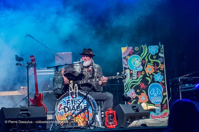 photo, photographie, artiste, spectacle,artistphtoto.ca, vidéo, scène, Fils du Diable, chanteur