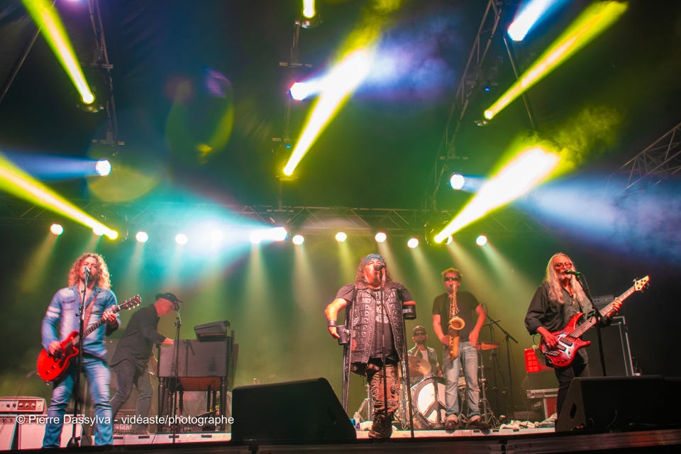 photo, photographie, artiste, spectacle,artistphtoto.ca, vidéo, scène, Martin Deschamps, chanteur, groupe, musiciens, piano