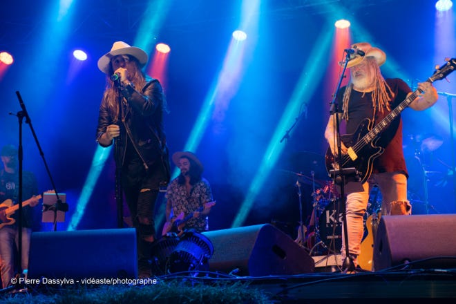 photo, photographie, artiste, spectacle,artistphtoto.ca, vidéo, scène, Travis Cormier, chanteur