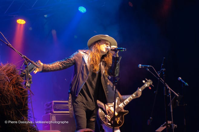 photo, photographie, artiste, spectacle,artistphtoto.ca, vidéo, scène, Travis Cormier, chanteur